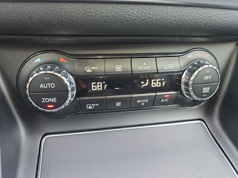 Used 2019 Mercedes-Benz GLA 250 4MATIC image 24