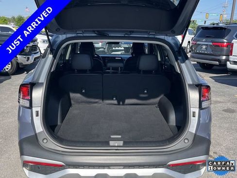 Used 2024 Kia Sportage EX FWD image 12