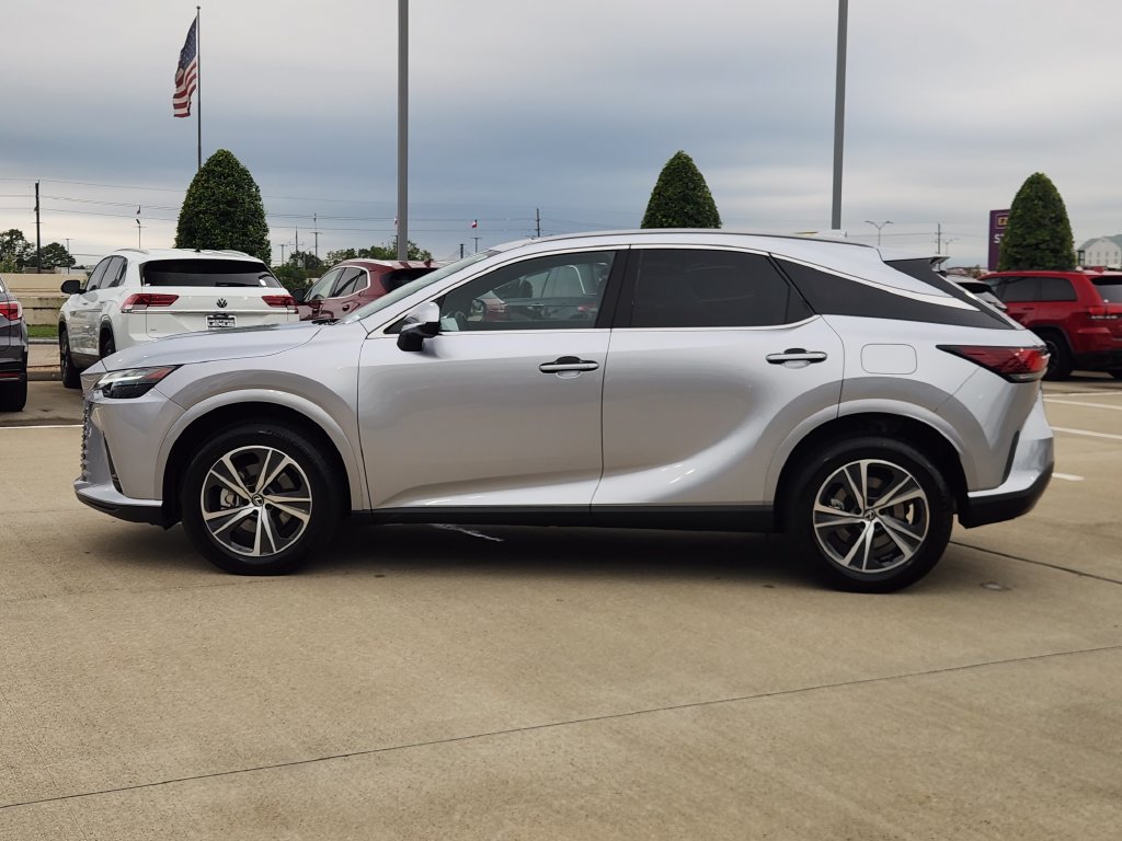 Used 2024 Lexus RX 350 Premium w/ Accessory Package (Z1) FWD image 4