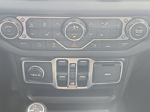 New 2026 Jeep Wrangler Unlimited Sahara AWD/4WD image 8