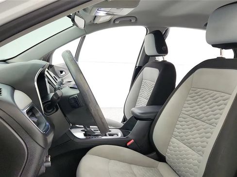 Used 2018 Chevrolet Equinox LS FWD image 27