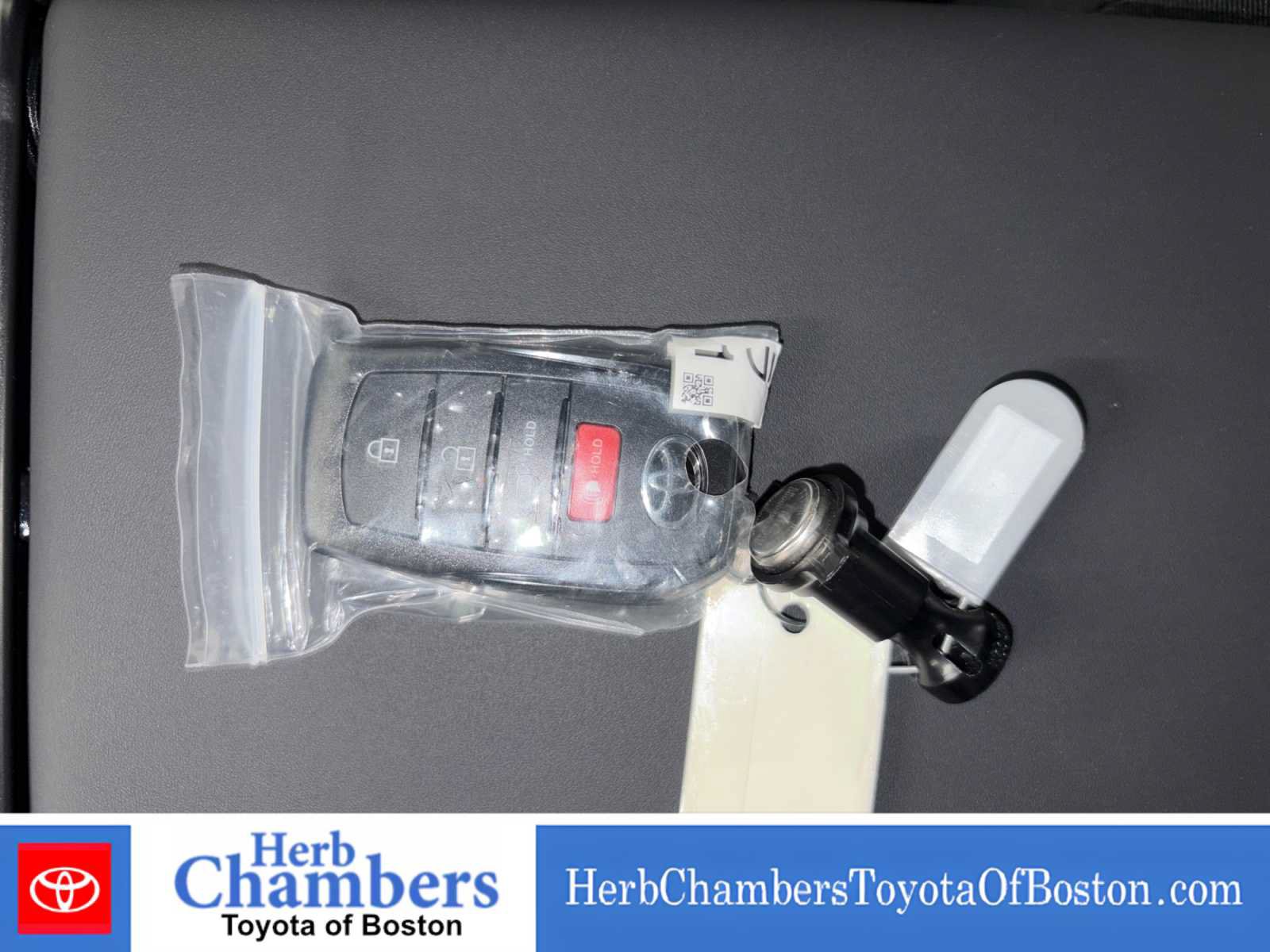 Used 2026 Toyota RAV4 SE w/ Convenience Package AWD/4WD image 9
