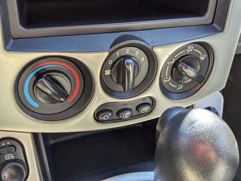 Used 2005 Saturn Vue AWD image 21