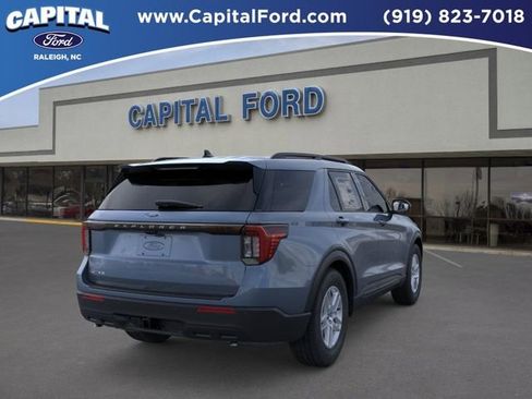 New 2026 Ford Explorer Active RWD image 8