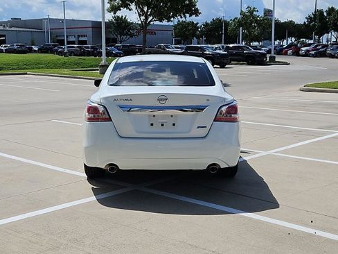 Used 2014 Nissan Altima 2.5 S FWD image 6