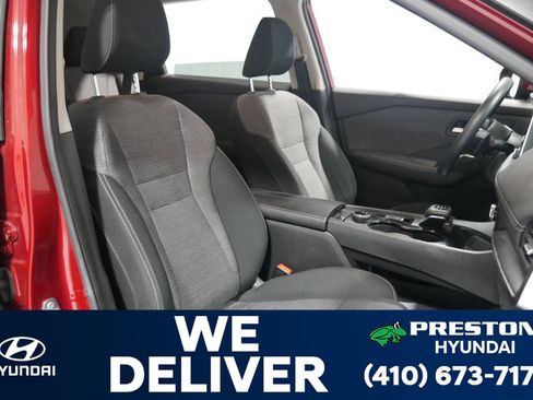 Used 2023 Nissan Rogue SV image 15