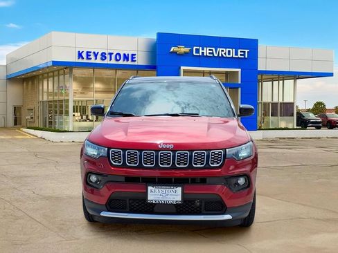 Used 2025 Jeep Compass Limited AWD/4WD image 2