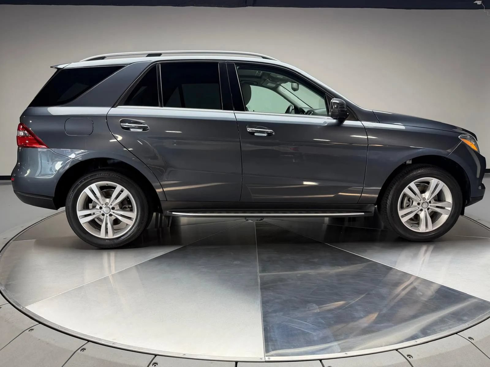 Used 2015 Mercedes-Benz ML 350 4MATIC w/ Premium 1 Package image 6