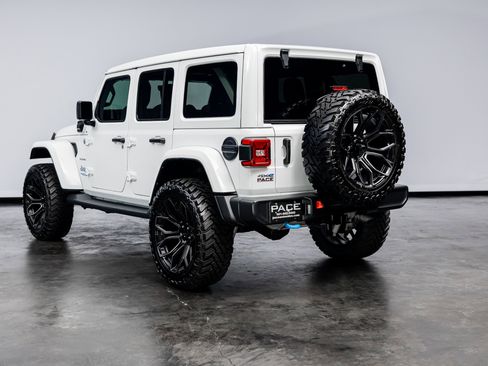 Used 2022 Jeep Wrangler Sahara image 17