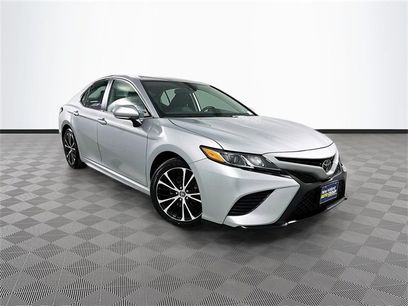 Used 2020 Toyota Camry SE w/ Cold Weather Package