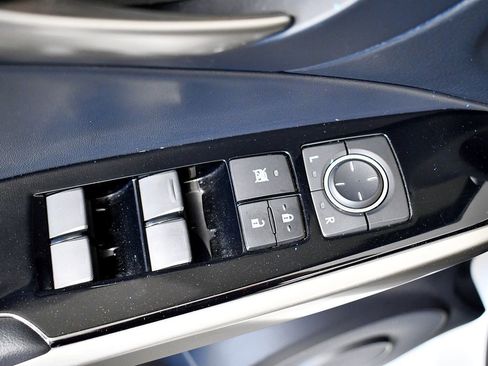 Used 2020 Lexus IS 300 image 21