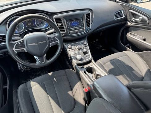 Used 2017 Chrysler 200 LX FWD image 9