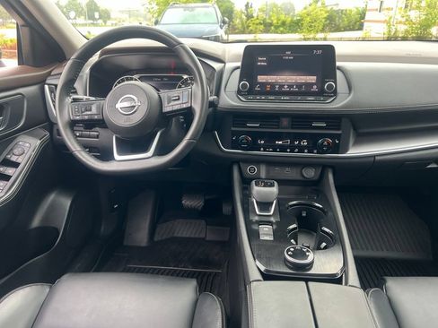 Certified 2023 Nissan Rogue SV w/ SV Premium B Package AWD/4WD image 19
