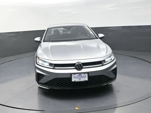 Used 2026 Volkswagen Jetta Sport FWD image 2