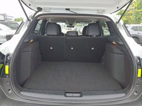 Certified 2025 Nissan Kicks SR AWD/4WD image 28