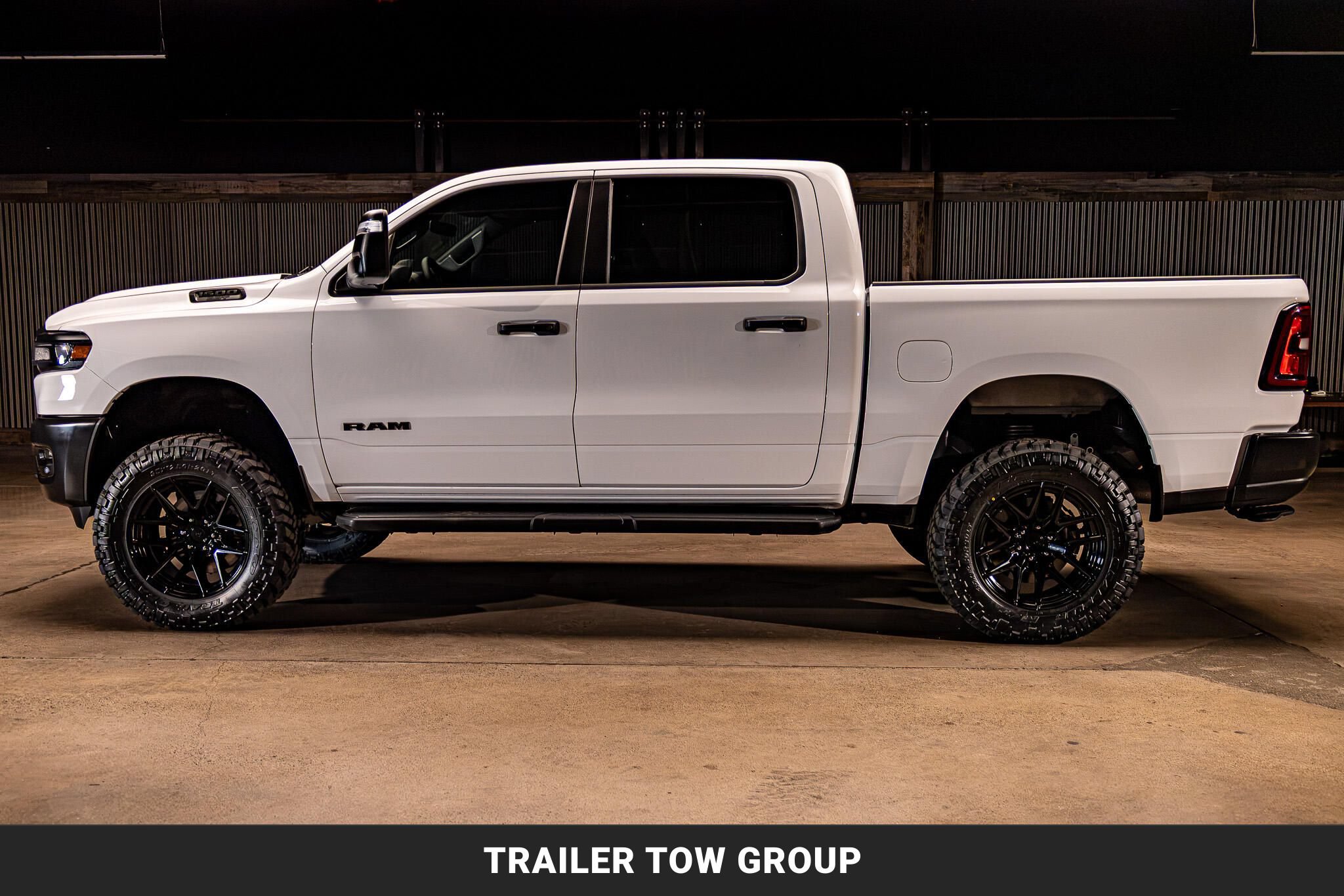 Used 2025 RAM 1500 Warlock AWD/4WD image 6