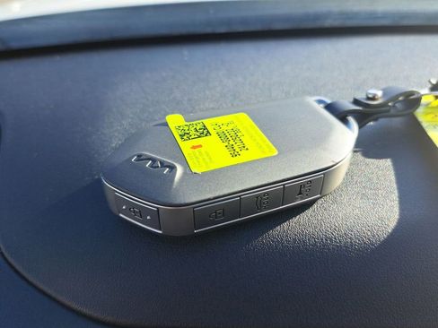 Used 2025 Kia K4 LXS image 31