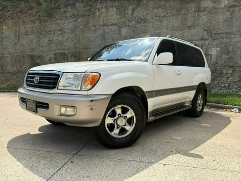 Used 2001 Toyota Land Cruiser w/ Convenience Pkg AWD/4WD image 4
