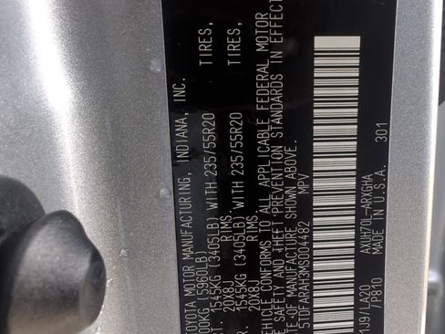 Certified 2021 Toyota Highlander Platinum image 36