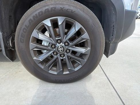 Used 2025 Toyota Land Cruiser w/ Premium Package AWD/4WD image 10