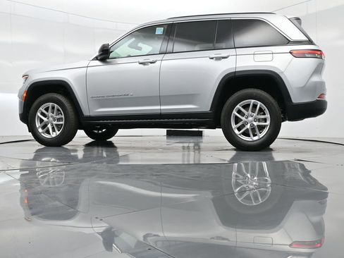 New 2025 Jeep Grand Cherokee Laredo X image 40