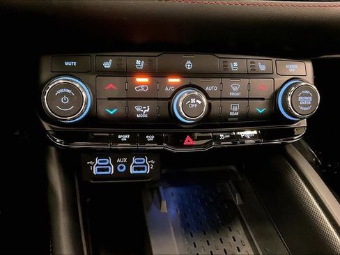 Used 2025 Dodge Durango R/T image 31