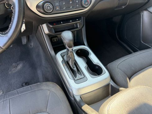 Used 2022 Chevrolet Colorado LT RWD image 17