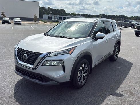 Used 2021 Nissan Rogue SV FWD image 3