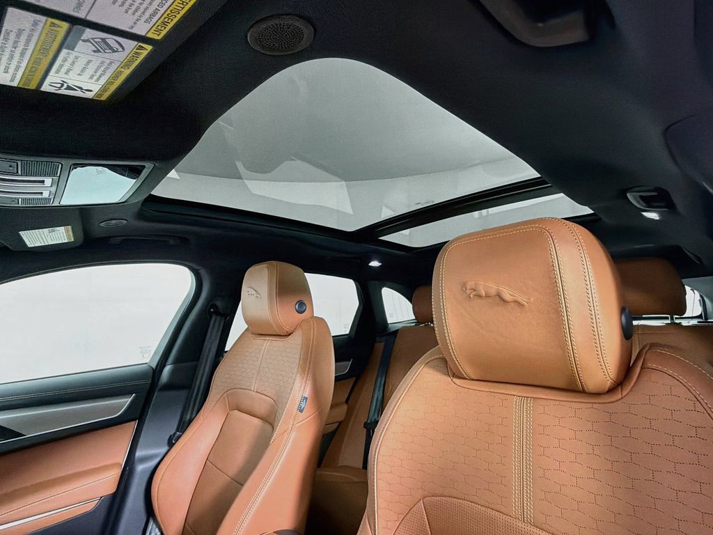 Certified 2026 Jaguar F-PACE R-Dynamic S AWD/4WD image 23