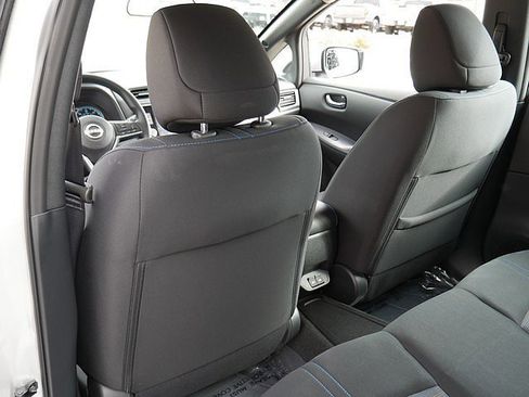 Used 2025 Nissan Leaf S image 14