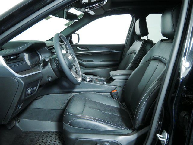 Used 2026 Jeep Grand Cherokee Limited AWD/4WD image 19