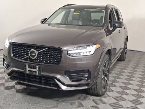 Used 2023 Volvo XC90 T8 Ultimate AWD/4WD image 3