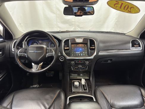 Used 2015 Chrysler 300 Limited image 29
