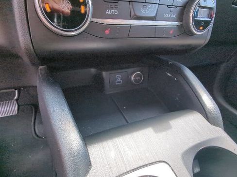 Used 2020 Ford Escape SE FWD image 19