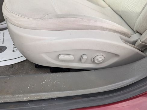 Used 2010 Buick LaCrosse CX image 11