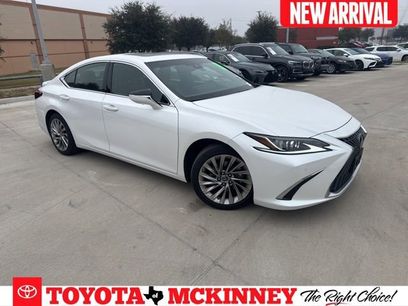 Used 2023 Lexus ES 300h w/ Luxury Package