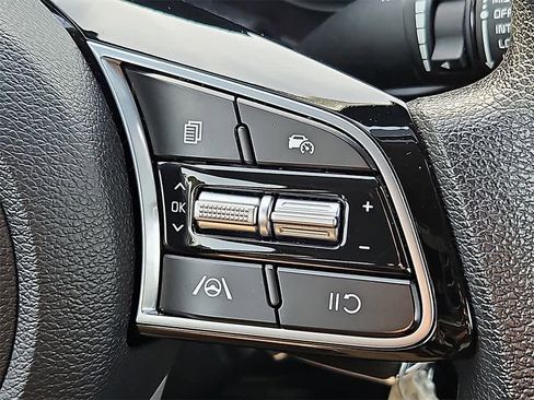 Used 2024 Kia Forte LXS image 19