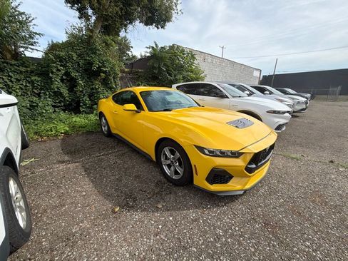 Used 2024 Ford Mustang Coupe RWD image 5