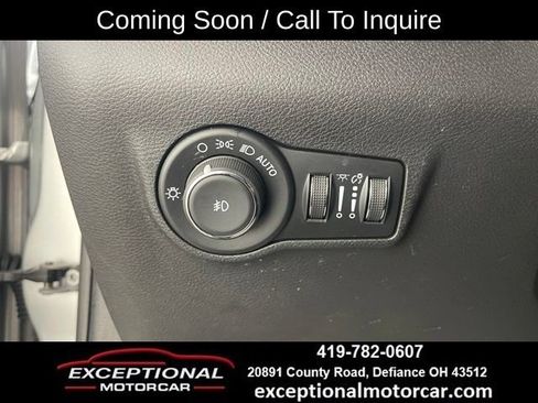 Used 2025 Jeep Compass Trailhawk AWD/4WD image 36