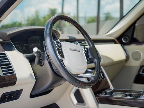 Used 2015 Land Rover Range Rover Supercharged AWD/4WD image 11