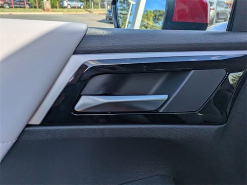 New 2025 Mitsubishi Outlander SE image 12