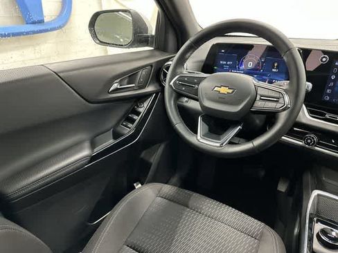 Used 2026 Chevrolet Equinox LT FWD image 12
