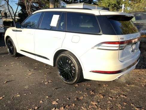 Used 2025 Lincoln Aviator Reserve w/ Equipment Group 201A image 8