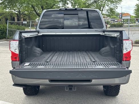 Used 2017 Nissan Titan PRO-4X w/ Pro-4x Convenience Package AWD/4WD image 7