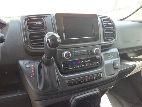 Used 2025 RAM ProMaster 2500 w/ Convenience Group FWD image 13