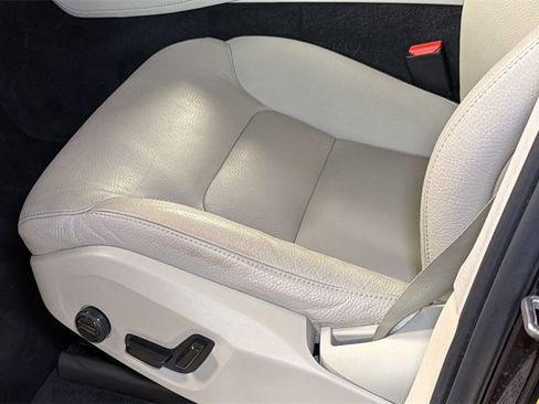 Used 2020 Volvo XC90 T6 Momentum w/ Protection Package Premier image 28