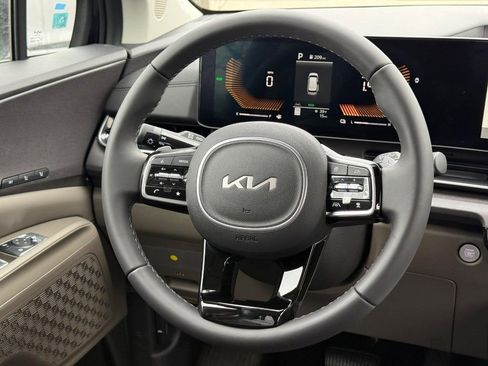 New 2026 Kia Carnival EX FWD image 8