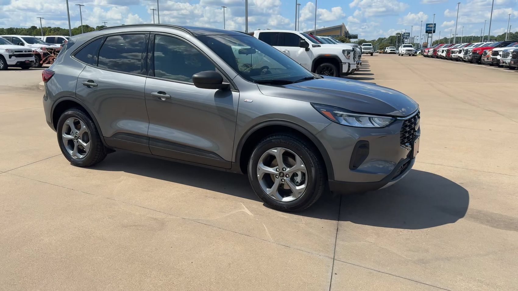 Used 2025 Ford Escape ST-Line AWD/4WD image 3