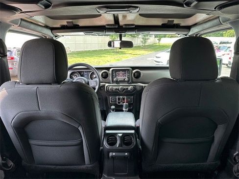 Used 2021 Jeep Gladiator Willys image 10