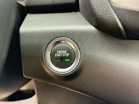 Used 2024 GMC Terrain SLT AWD/4WD image 34